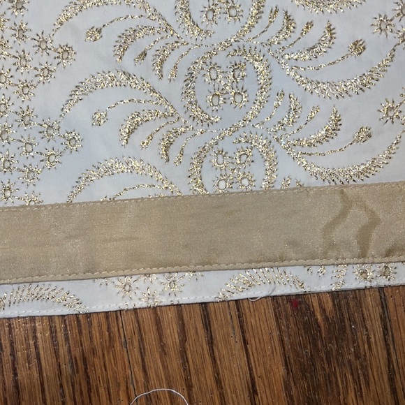 Banana republic women’s gold and off white embroidered skirt size 14 NWT - Picture 3 of 5